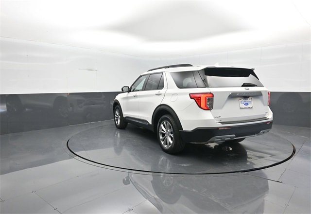 Certified 2021 Ford Explorer XLT w/ Equipment Group 202A image 5