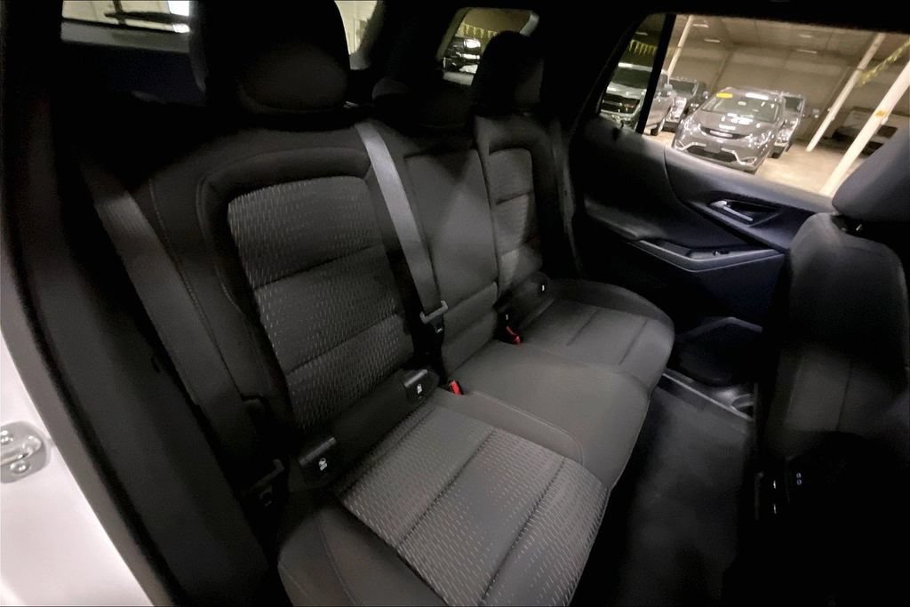 Used 2025 Chevrolet Equinox LT AWD/4WD image 25