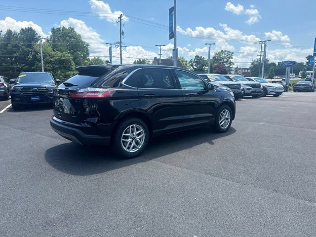 Certified 2022 Ford Edge SEL w/ Convenience Package AWD/4WD image 10
