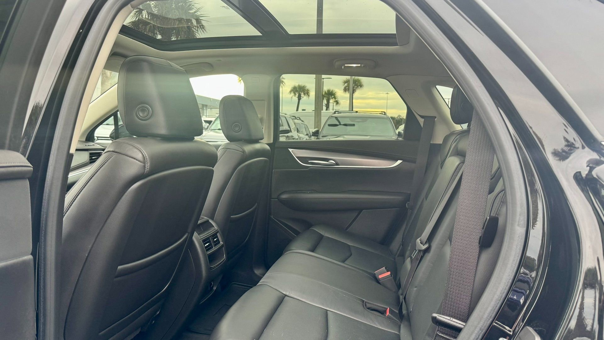 Used 2018 Cadillac XT5 Luxury w/ Driver Awareness Package image 26