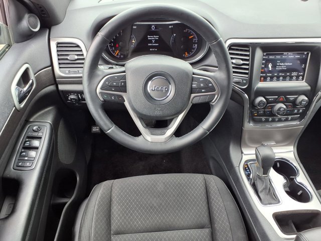Used 2018 Jeep Grand Cherokee Laredo AWD/4WD image 5