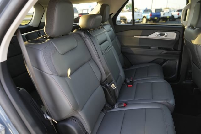 Certified 2025 Ford Explorer Active w/ Active Comfort Package image 18