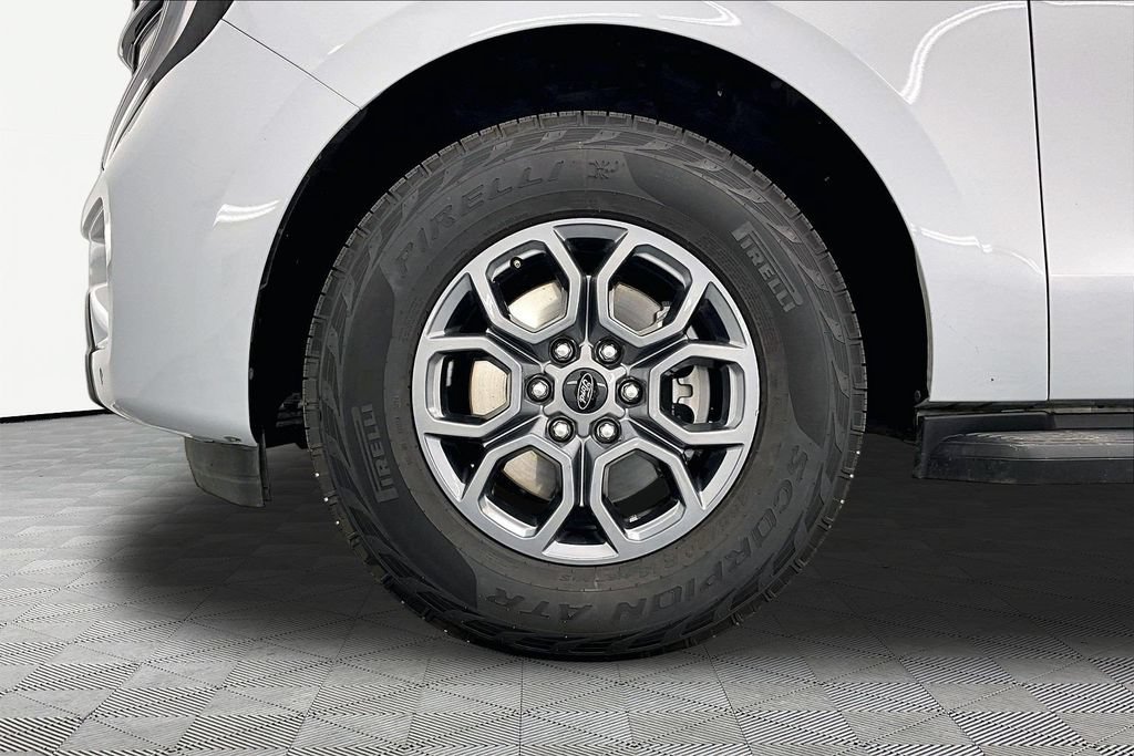 Certified 2025 Ford Expedition Active AWD/4WD image 9