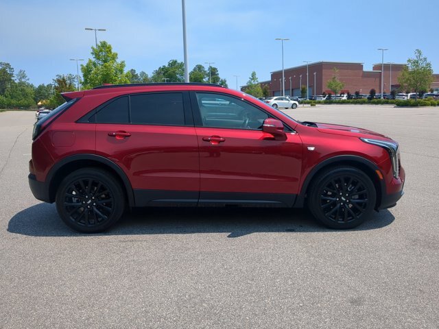 Used 2023 Cadillac XT4 Sport FWD image 3
