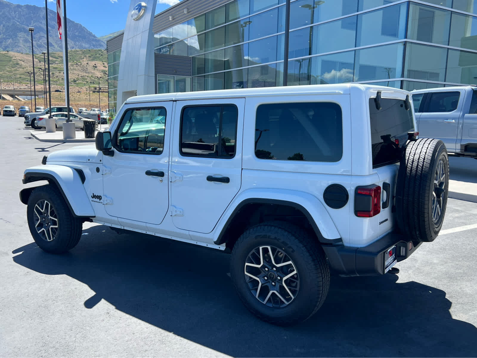 Used 2025 Jeep Wrangler Unlimited Sahara AWD/4WD image 11