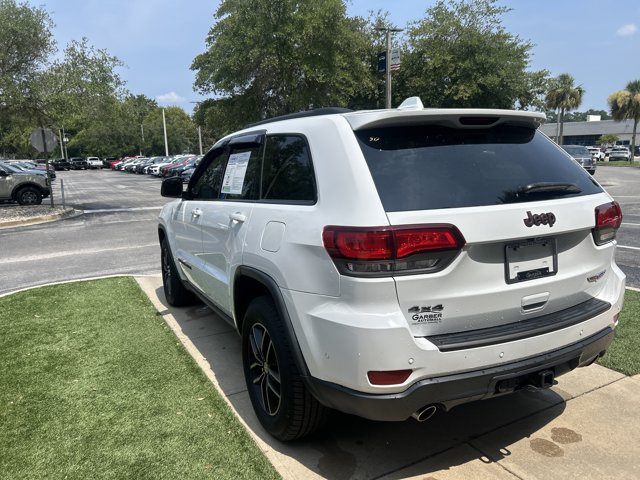 Used 2017 Jeep Grand Cherokee Trailhawk w/ Trailhawk Luxury Group AWD/4WD image 7