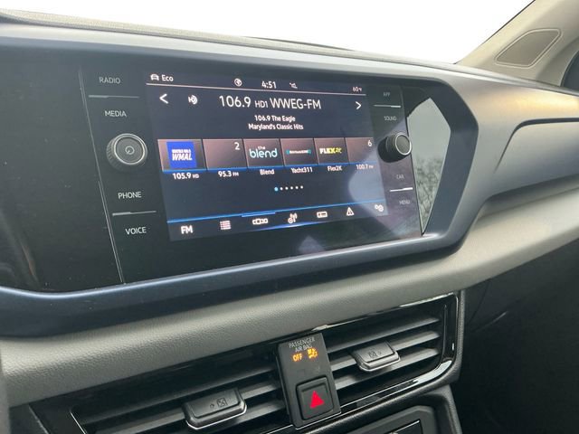 Used 2022 Volkswagen Taos SE image 21