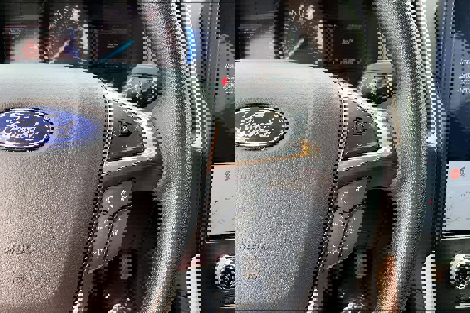 Certified 2024 Ford Edge SEL image 24