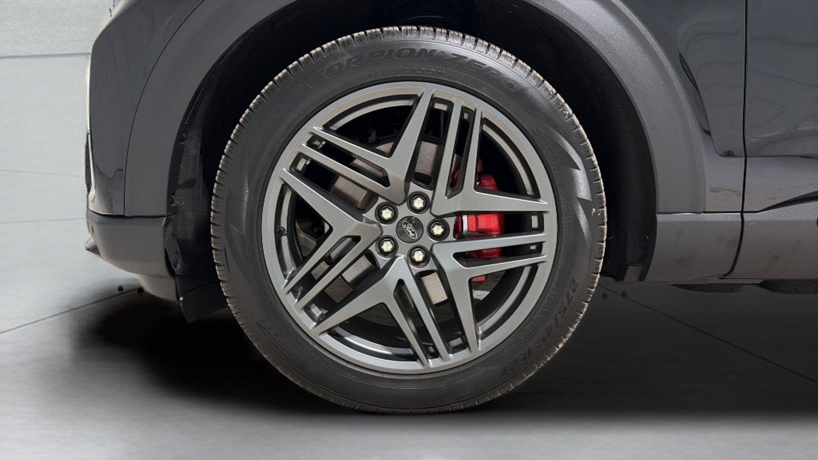 Certified 2025 Ford Explorer ST AWD/4WD image 9