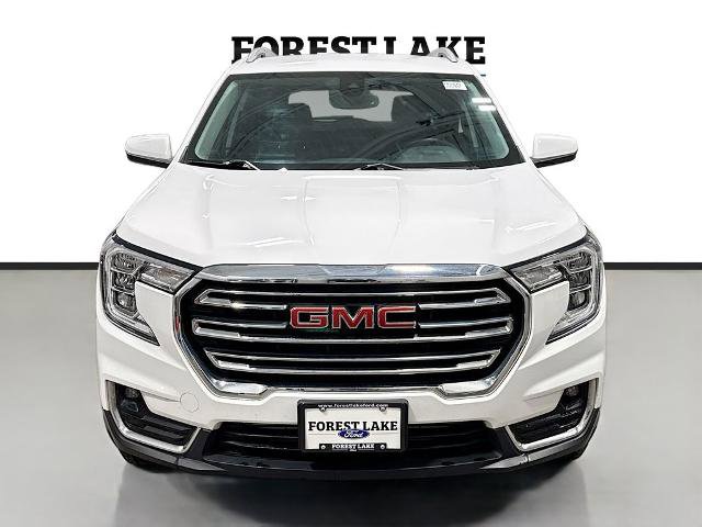 Used 2024 GMC Terrain SLT image 2