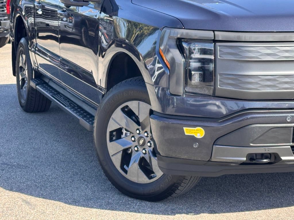 Certified 2022 Ford F150 Lightning Lariat w/ Tow Technology Package AWD/4WD image 4