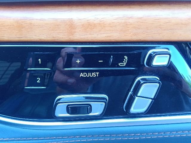 Used 2022 Jeep Grand Wagoneer Series II w/ Premium Group II AWD/4WD image 37
