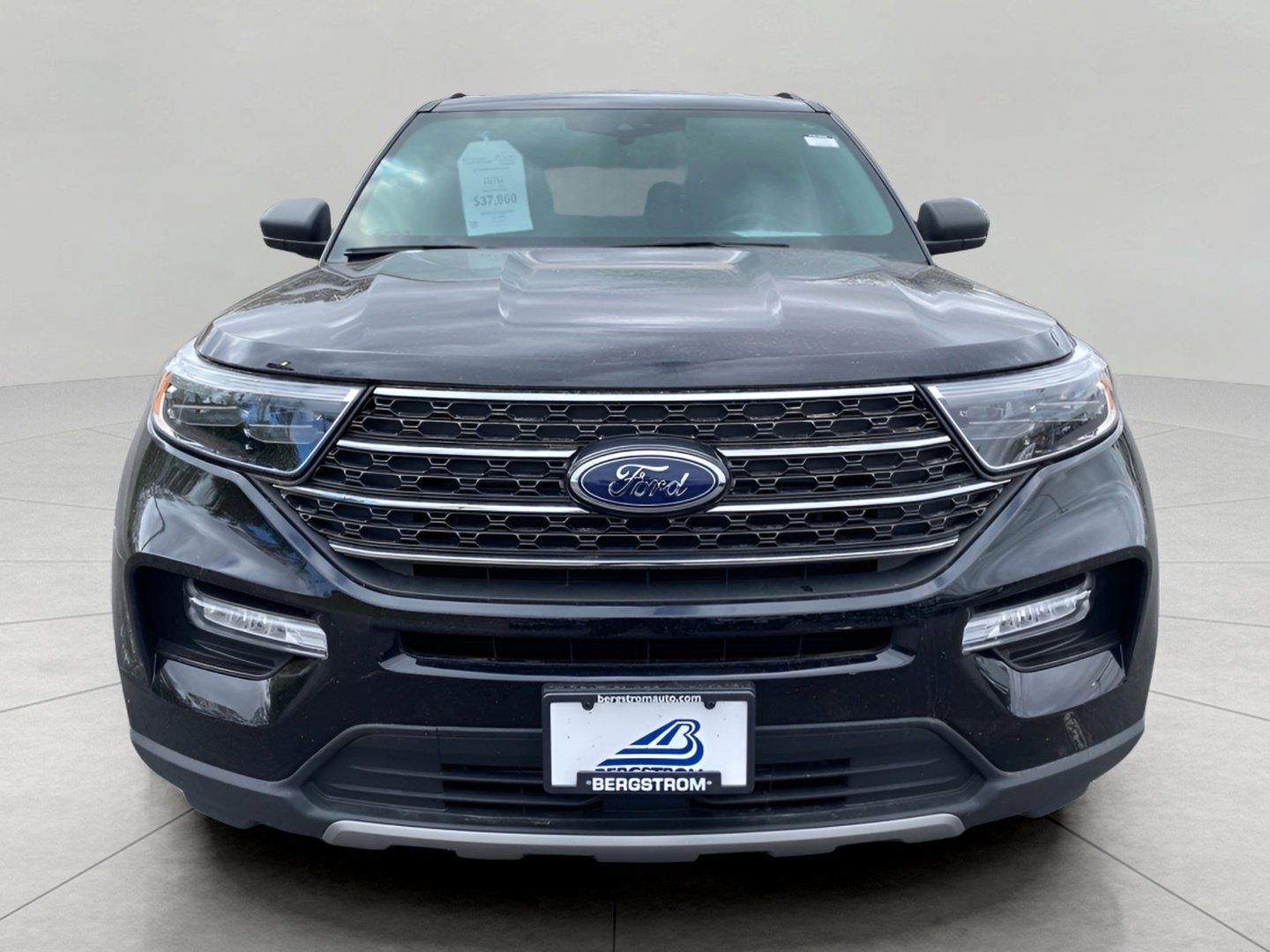 Certified 2024 Ford Explorer XLT w/ Equipment Group 202A AWD/4WD image 17