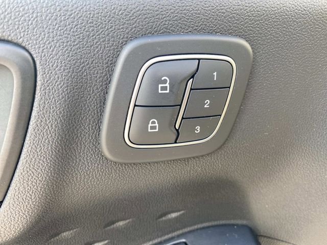 Certified 2020 Ford Escape Titanium FWD image 19
