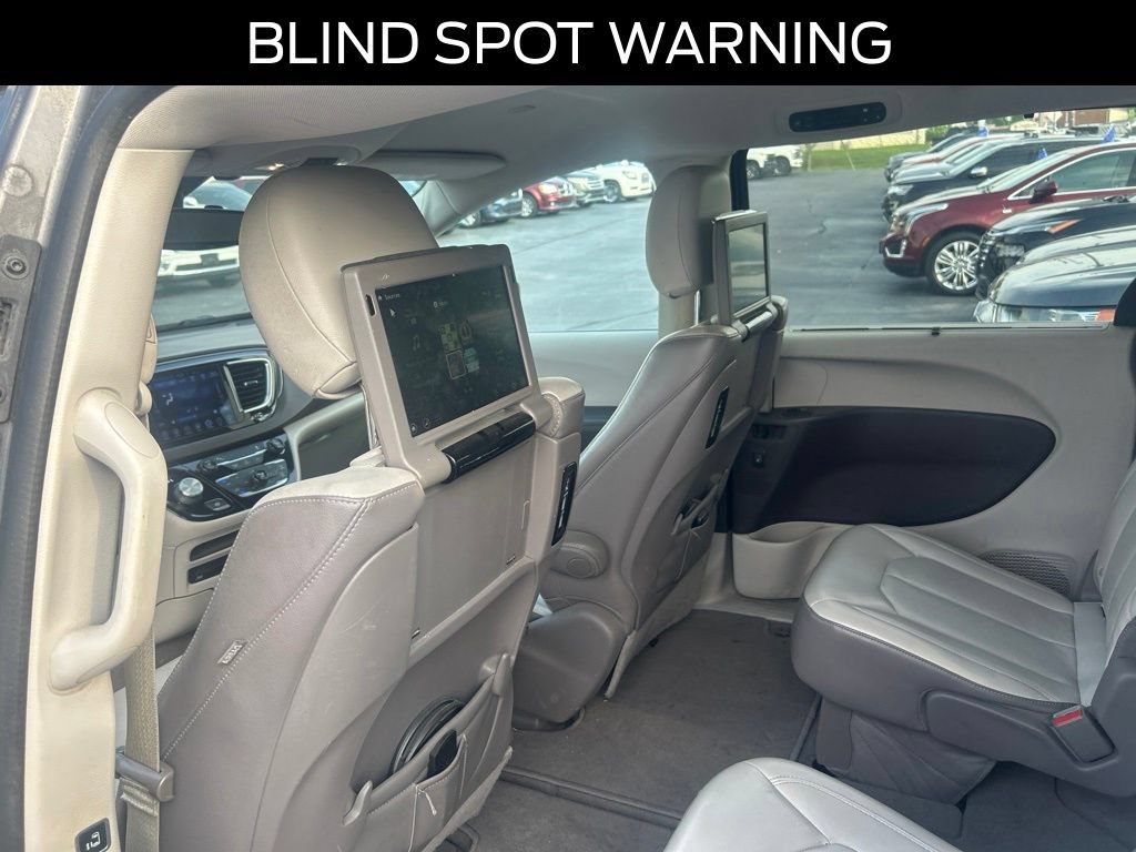 Used 2017 Chrysler Pacifica Touring-L Plus FWD image 20