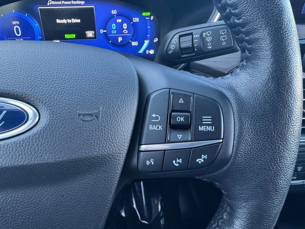 Certified 2020 Ford Escape Titanium AWD/4WD image 29