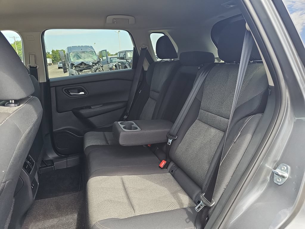 Used 2024 Nissan Rogue SV AWD/4WD image 14