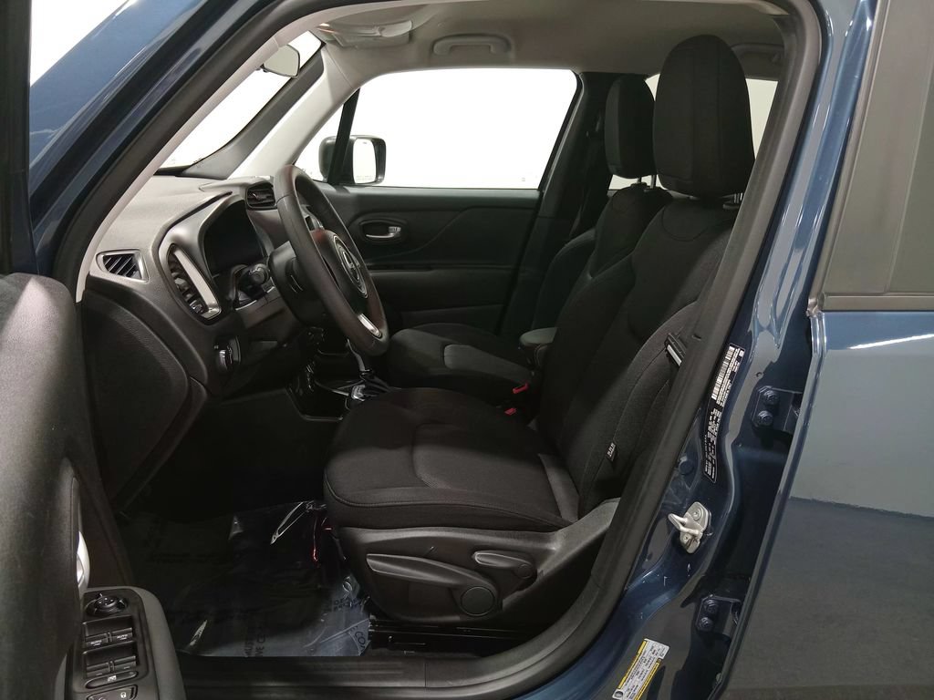 Used 2023 Jeep Renegade Latitude AWD/4WD image 16
