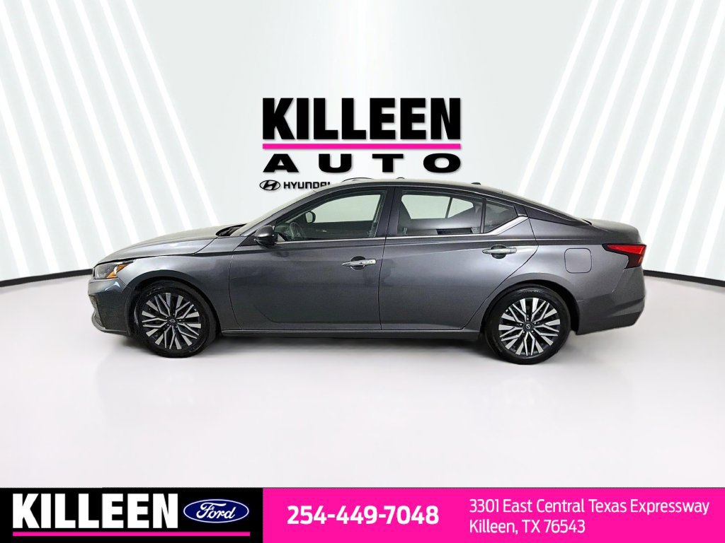 Used 2025 Nissan Altima 2.5 SV FWD image 4
