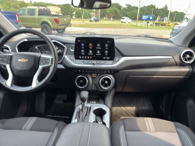Used 2024 Chevrolet Blazer LT w/ Convenience Package FWD image 19
