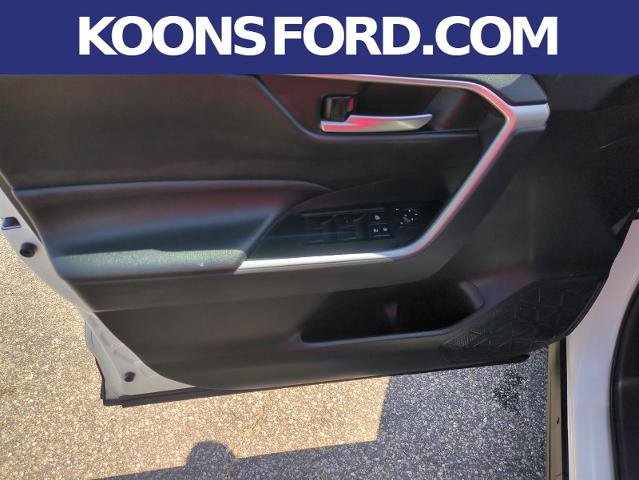 Used 2021 Toyota RAV4 XLE w/ Convenience Package FWD image 10