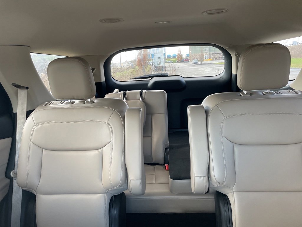 Certified 2022 Ford Explorer XLT w/ Equipment Group 202A image 19