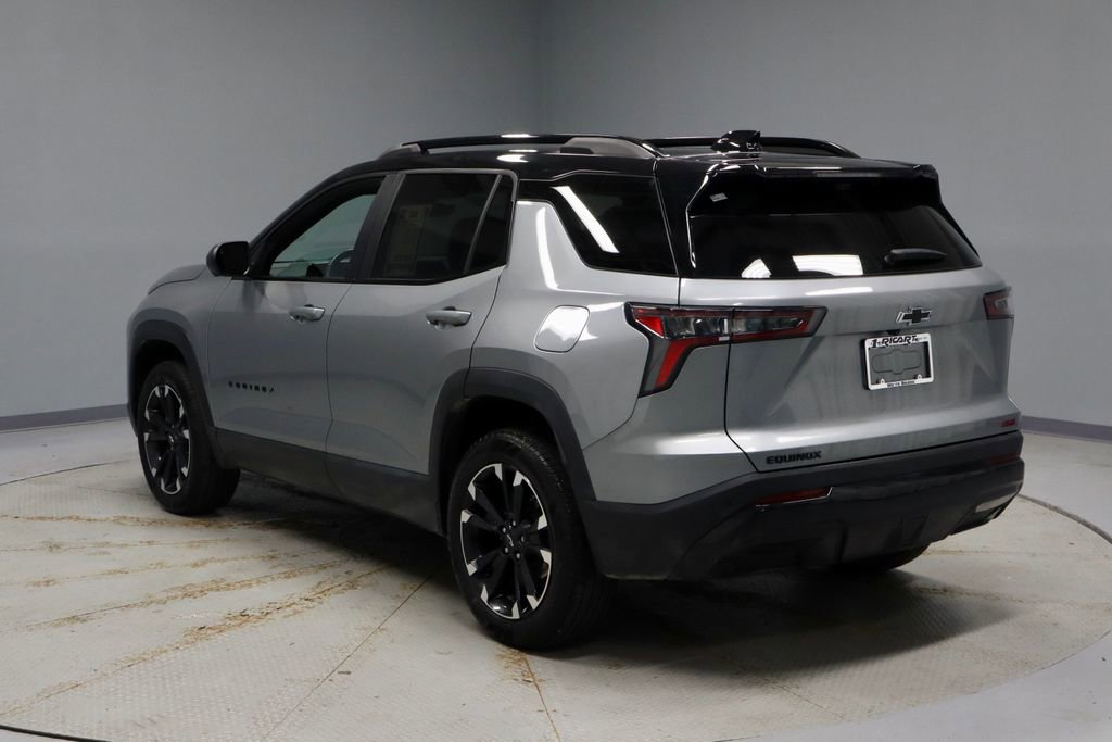 Used 2025 Chevrolet Equinox RS w/ Safety and Technology Package image 11