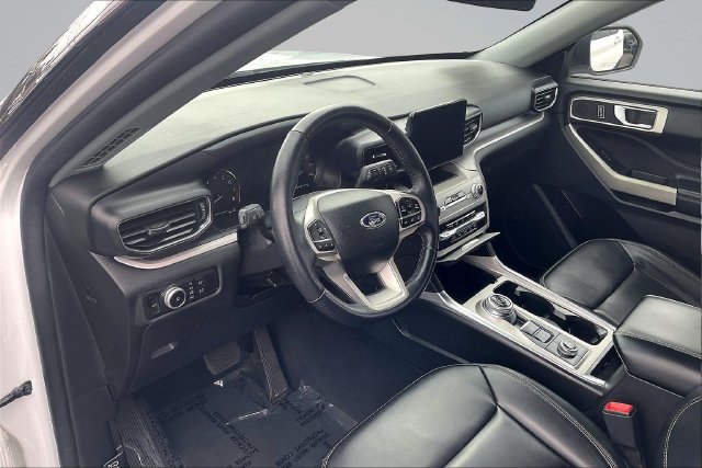 Certified 2023 Ford Explorer XLT w/ Equipment Group 202A AWD/4WD image 14