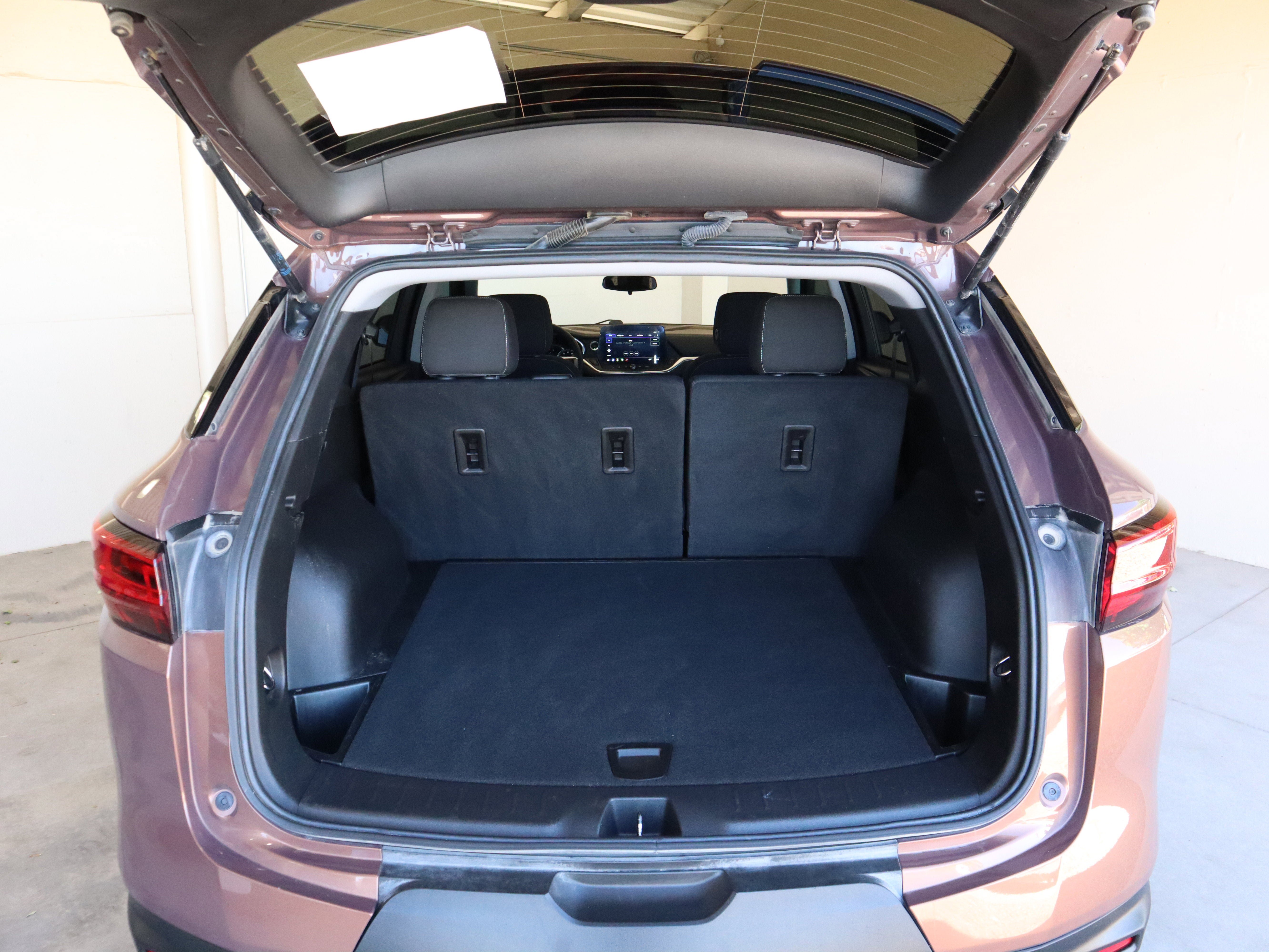 Used 2023 Chevrolet Blazer LT FWD image 45