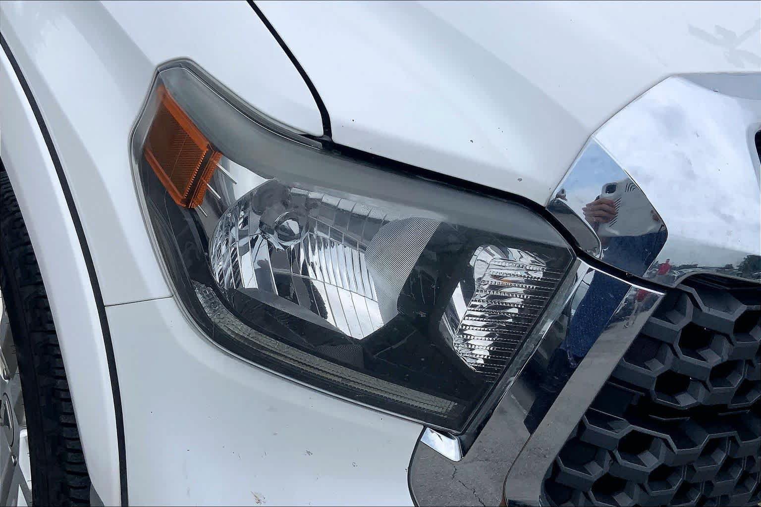 Used 2020 Toyota Tundra SR5 w/ SR5 Leather Package RWD image 28