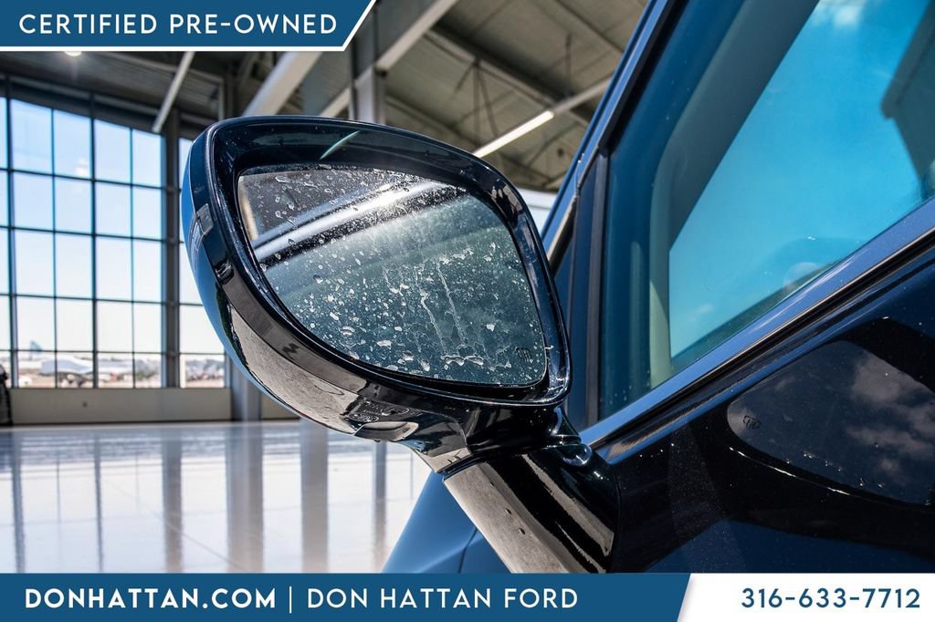 Used 2023 Chrysler Pacifica Limited FWD image 32