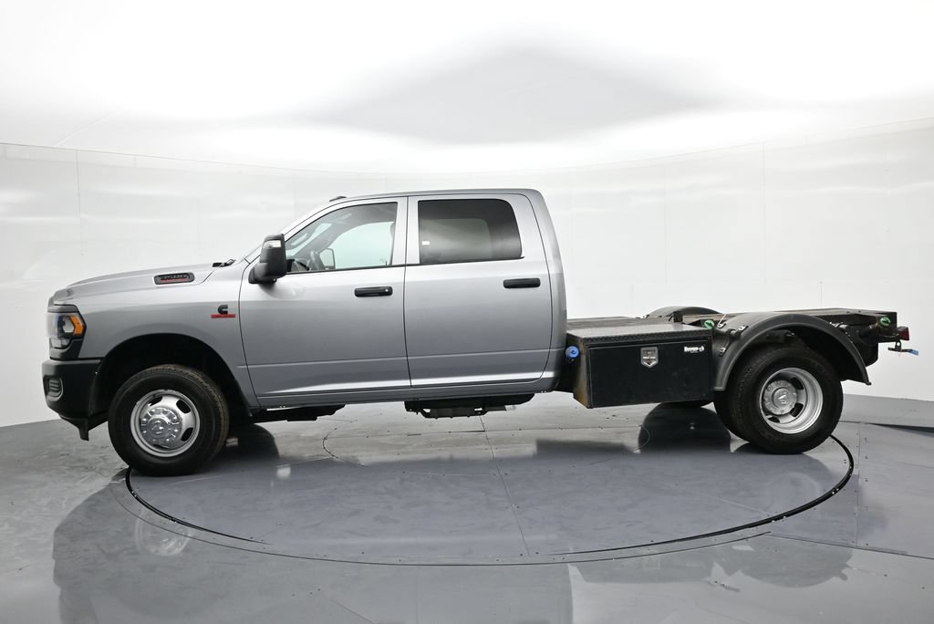 Used 2024 RAM 3500 Tradesman w/ Cold Weather Group RWD image 9