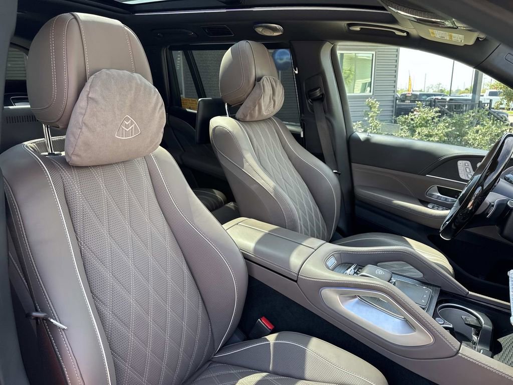 Used 2025 Mercedes-Benz Maybach GLS 600 4MATIC image 11
