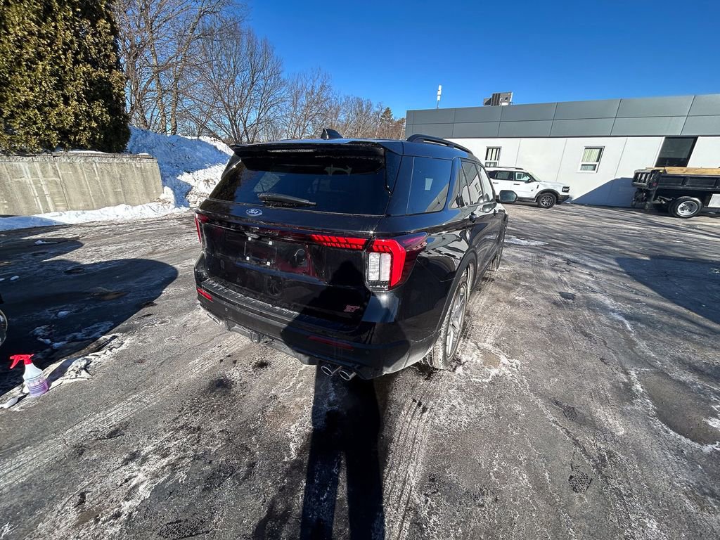 Certified 2025 Ford Explorer ST AWD/4WD image 10