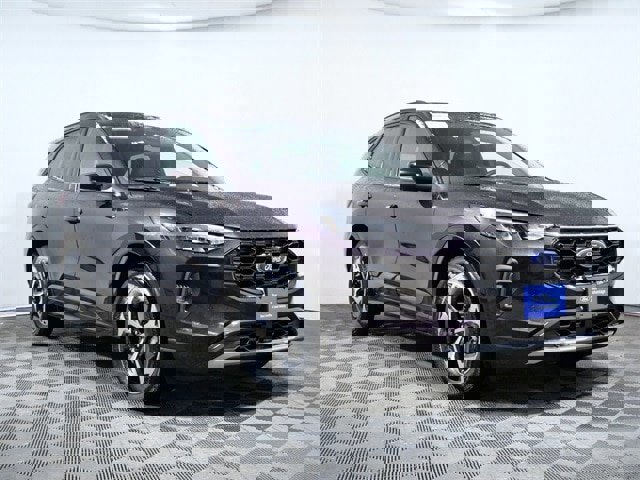 Certified 2023 Ford Escape ST-Line Select w/ Tech Pack #2 image 5