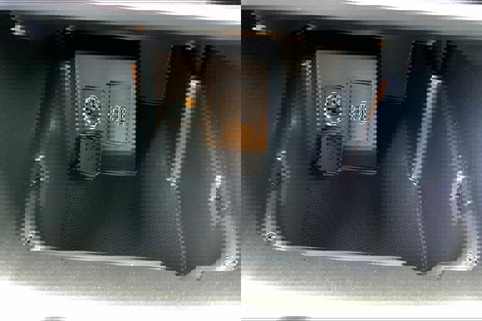 Certified 2025 Ford Explorer ST-Line w/ Premium Package image 31