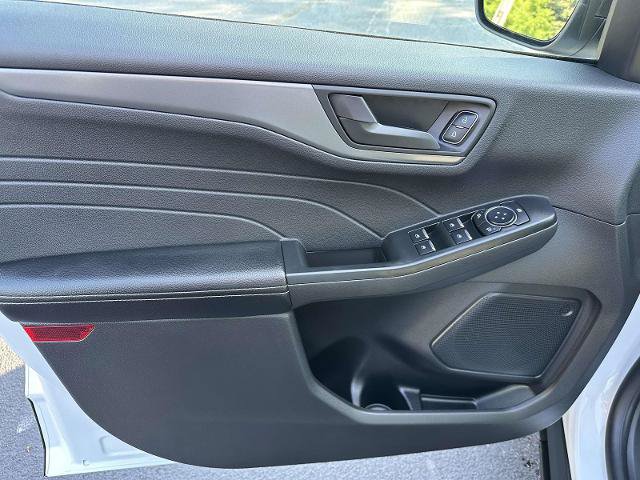 Certified 2025 Ford Escape Active w/ Cold Weather Package AWD/4WD image 8
