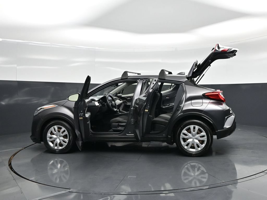 Used 2020 Toyota C-HR LE FWD image 29
