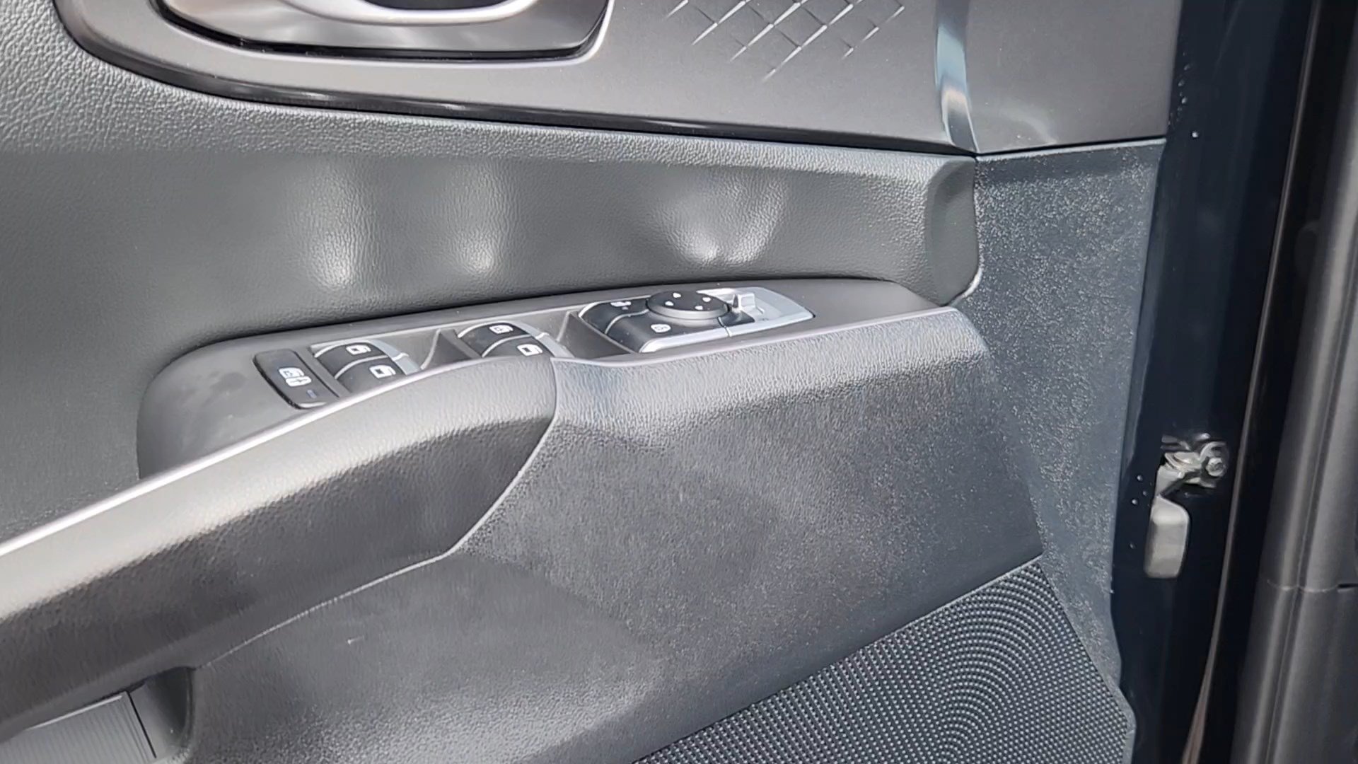 Used 2024 Kia Sorento S AWD/4WD image 25
