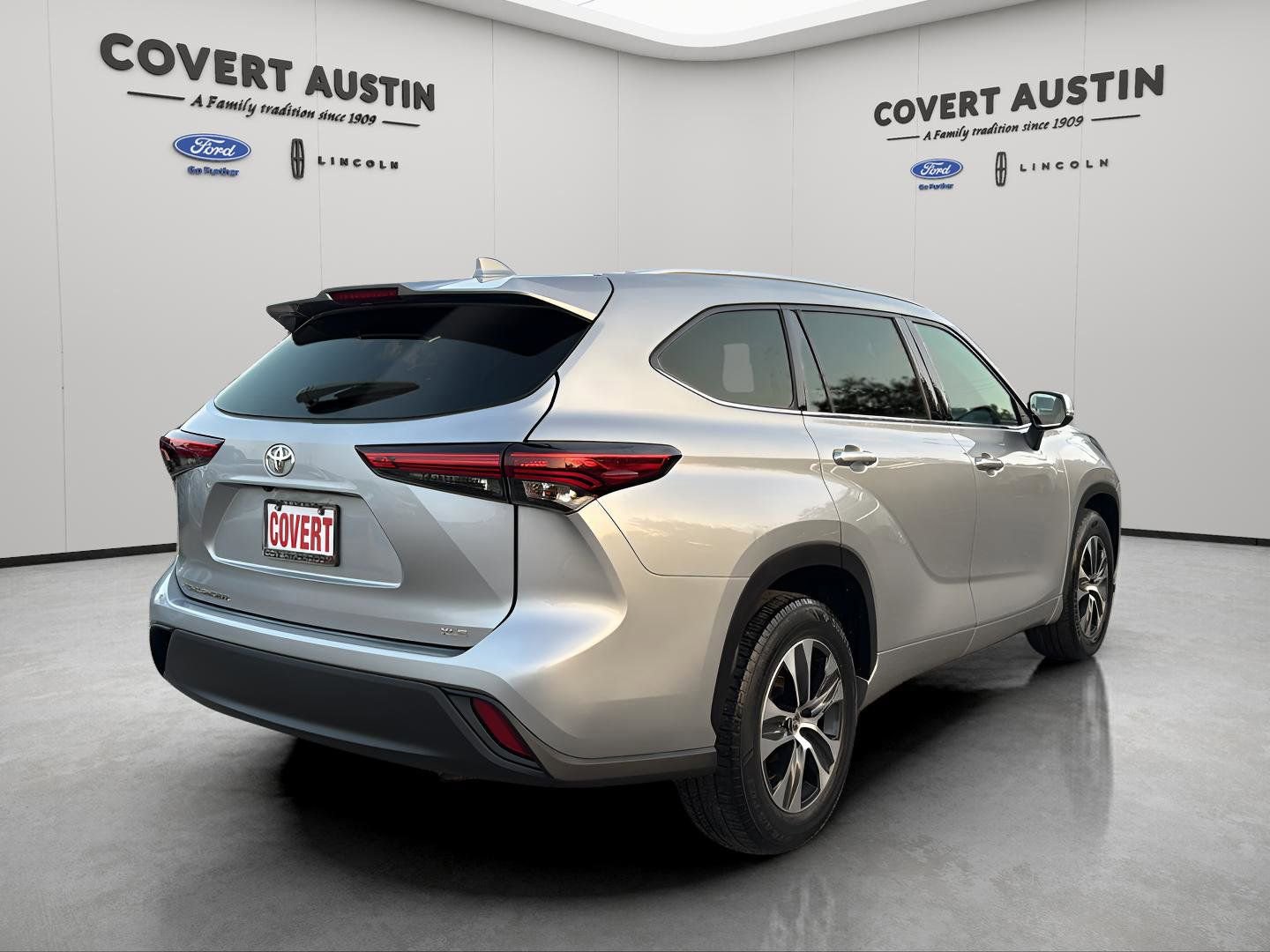 Used 2021 Toyota Highlander XLE image 5