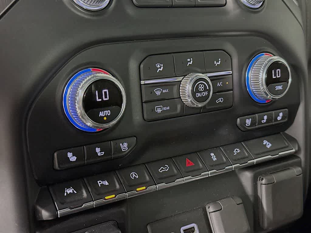Used 2020 GMC Sierra 1500 AT4 w/ Technology Package AWD/4WD image 18