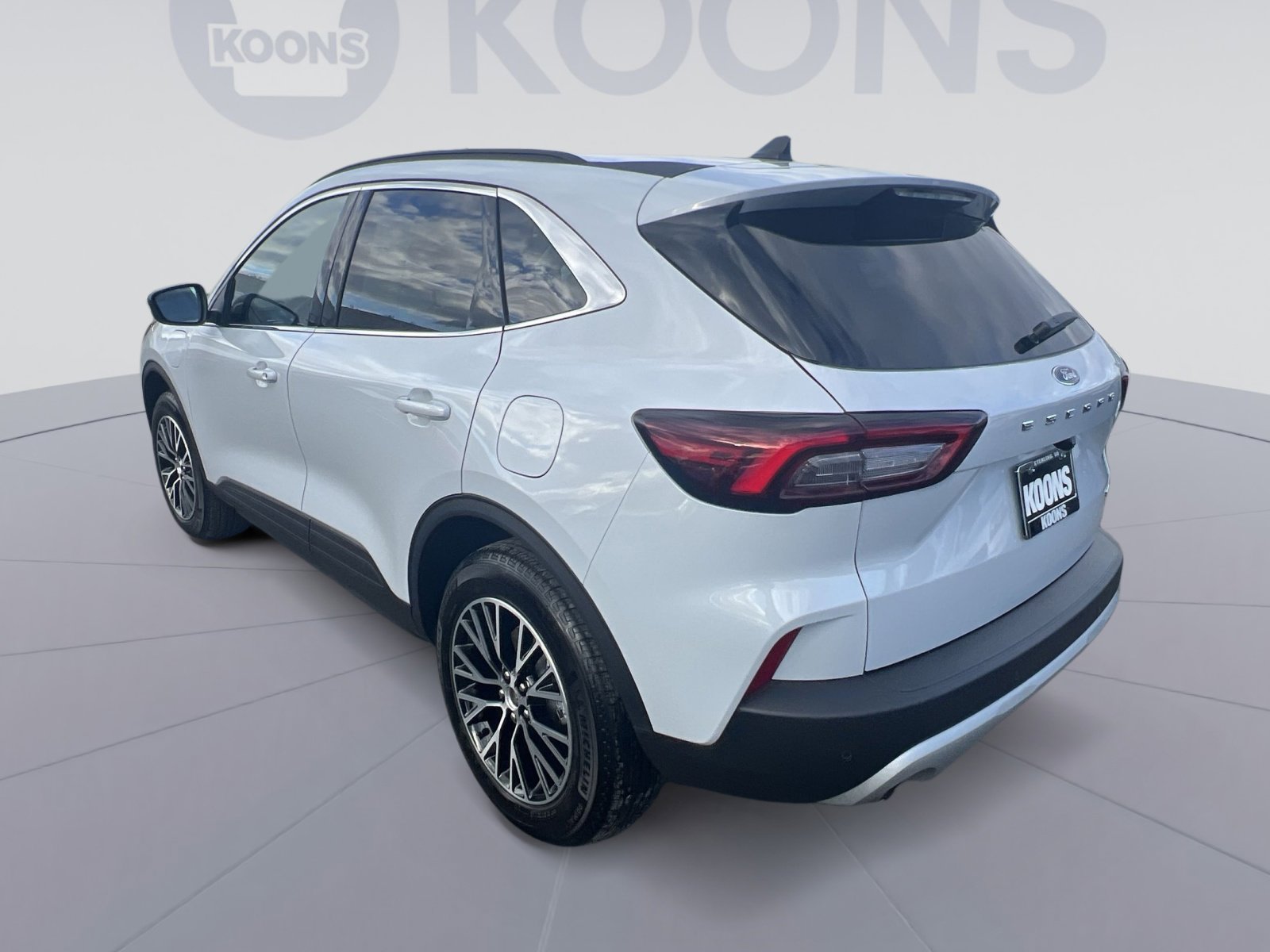 Certified 2025 Ford Escape SE image 4