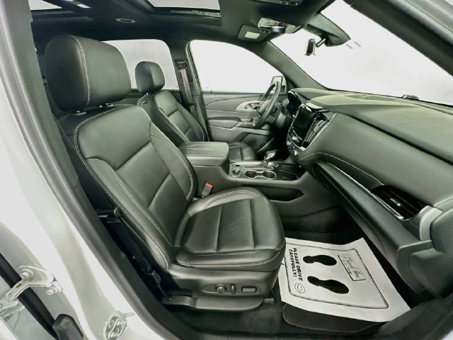 Used 2023 Chevrolet Traverse LT w/ LT Premium Package AWD/4WD image 36