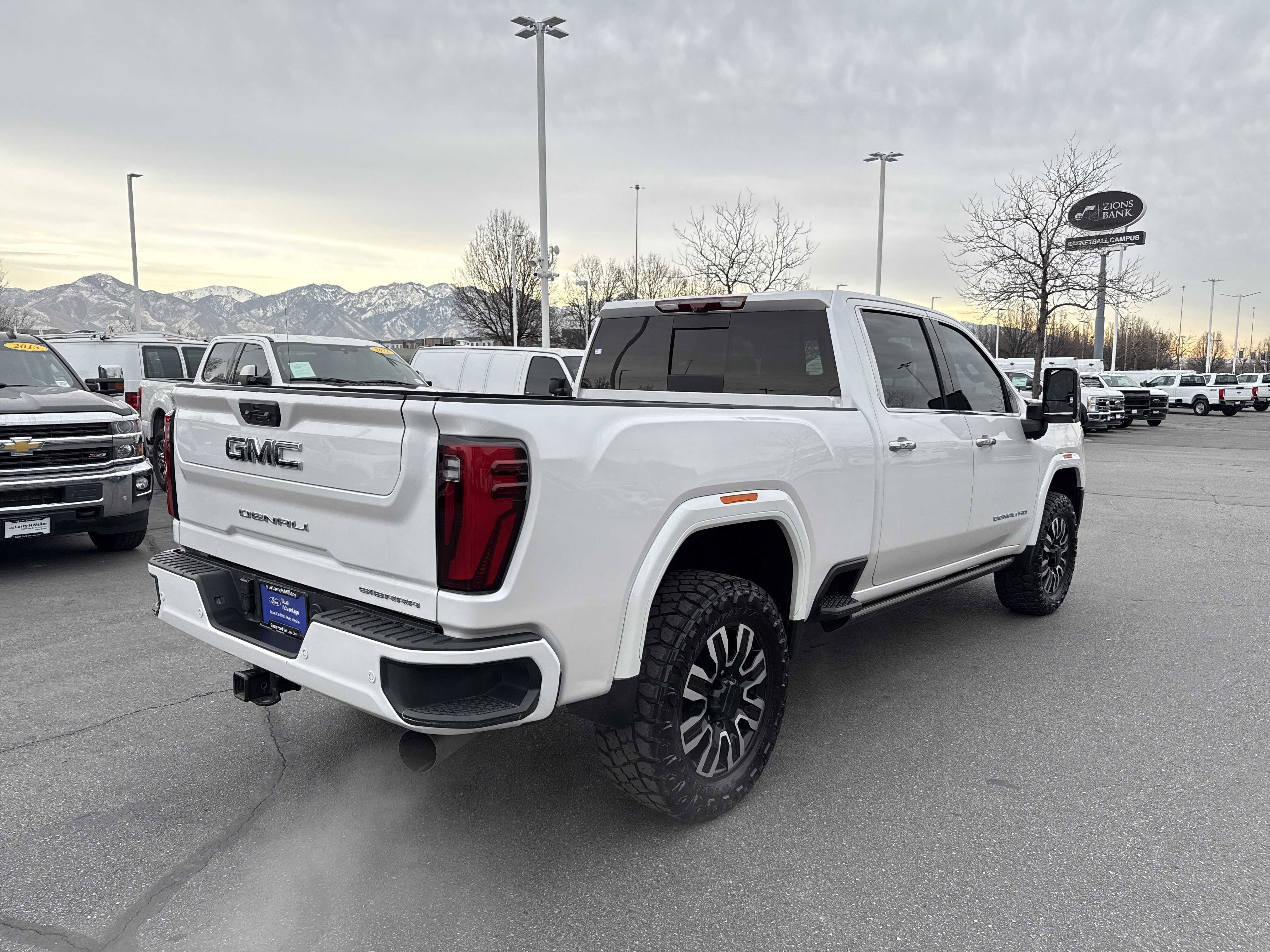 Used 2024 GMC Sierra 2500 Denali Ultimate image 6
