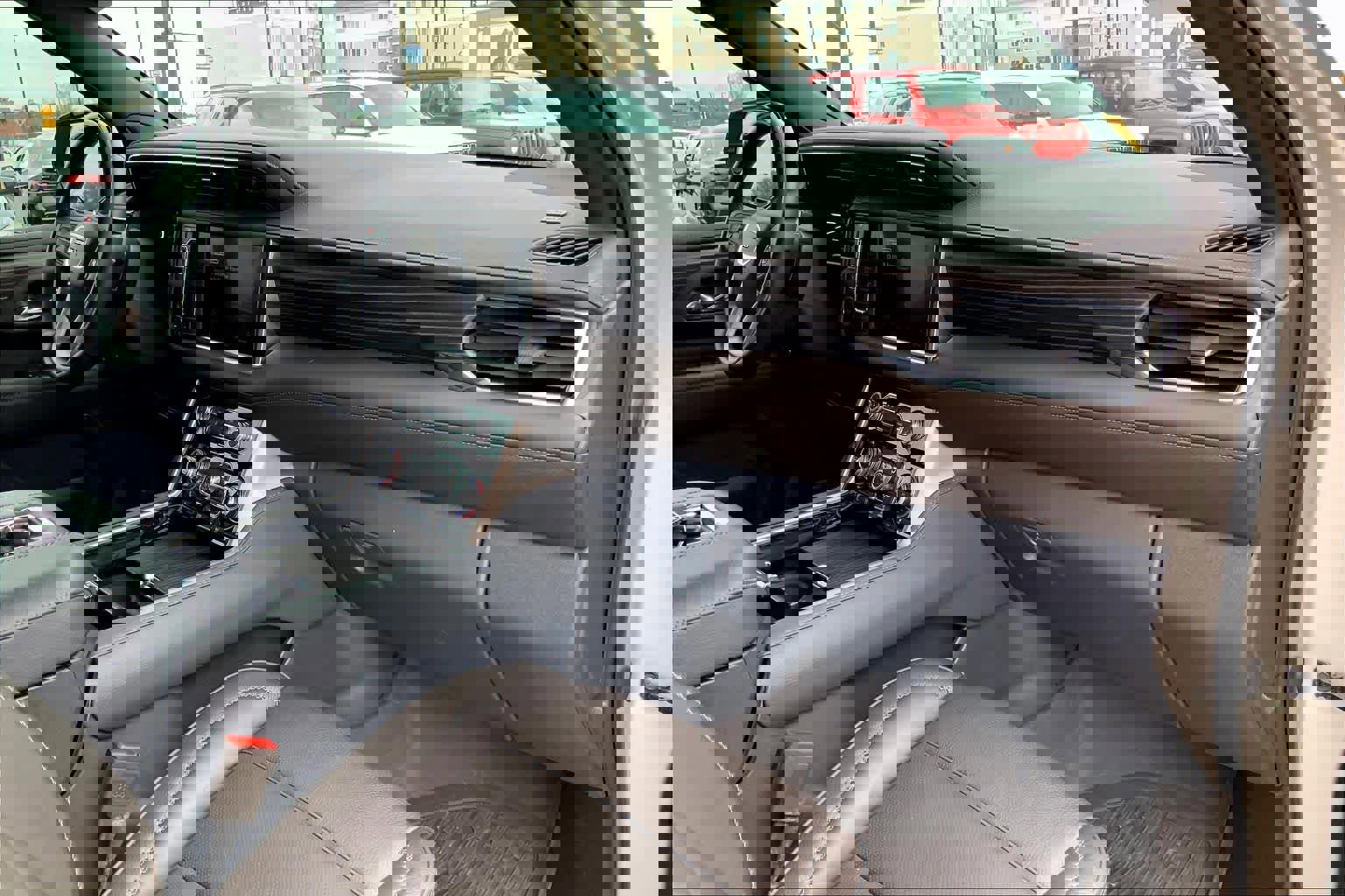 Used 2024 GMC Yukon Denali w/ Advanced Technology Package image 19