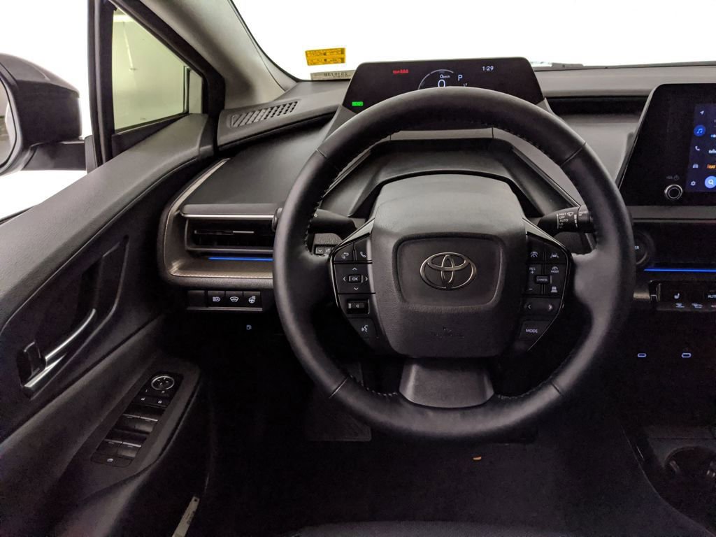 Used 2025 Toyota Prius XLE image 16