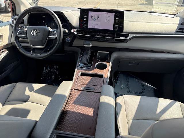 Used 2021 Toyota Sienna XLE AWD/4WD image 11