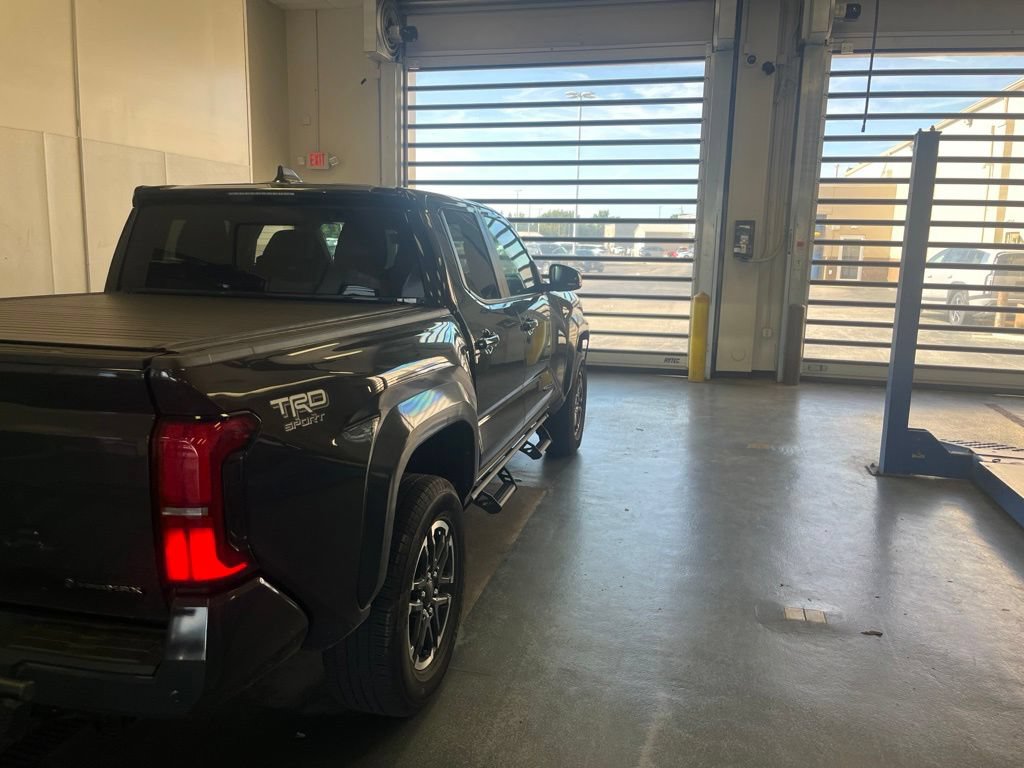 Used 2025 Toyota Tacoma TRD Sport w/ TRD Sport Upgrade Package AWD/4WD image 7