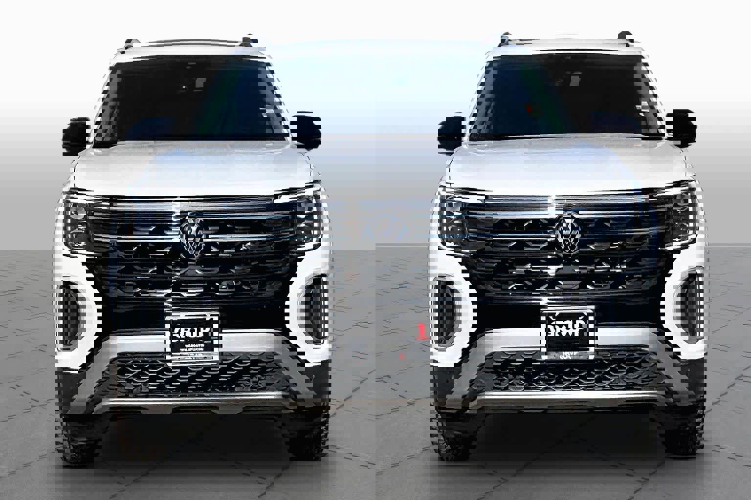 Used 2024 Volkswagen Atlas Peak Edition SE AWD/4WD image 4