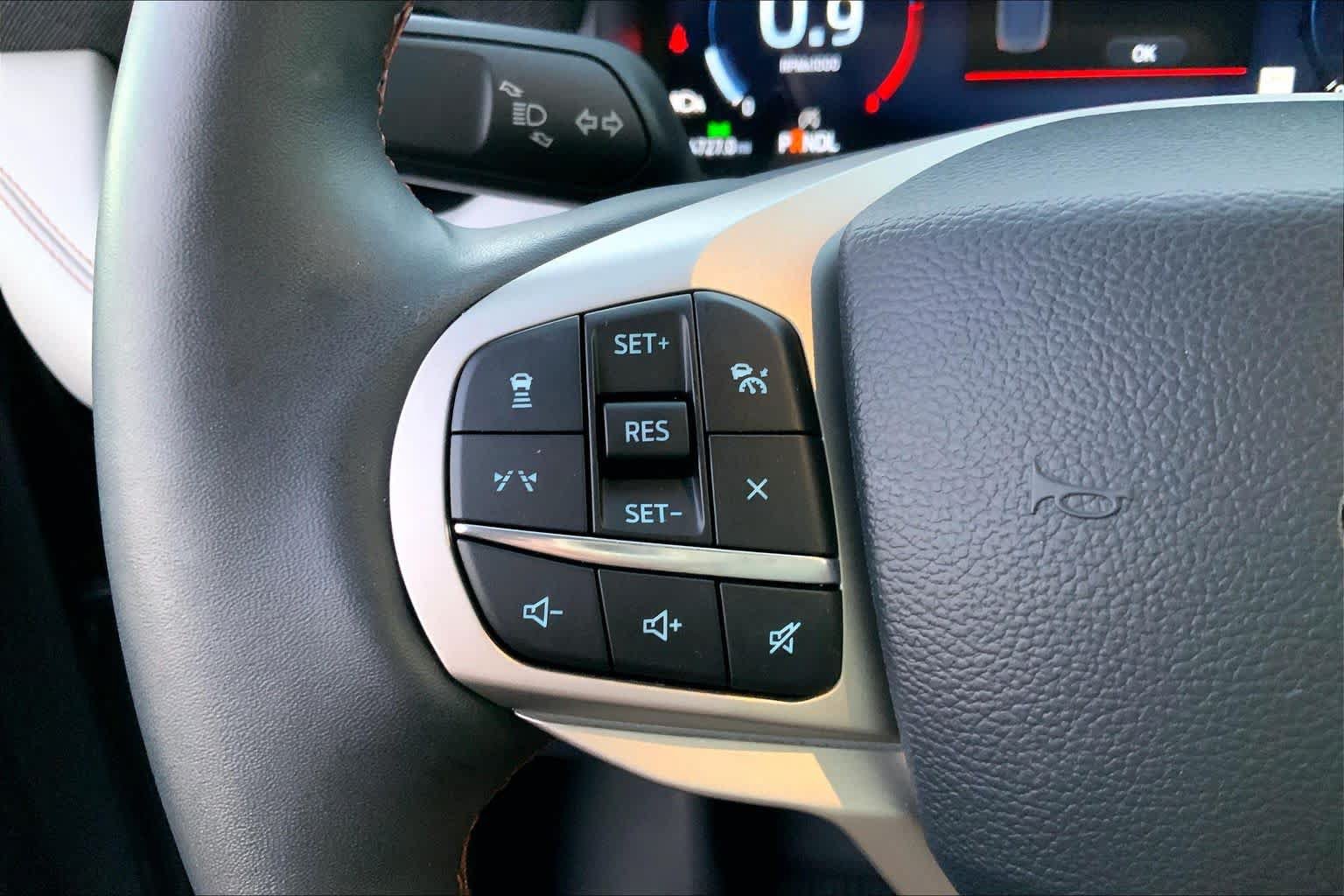 Certified 2025 Ford Explorer Active w/ Active Comfort Package RWD image 22